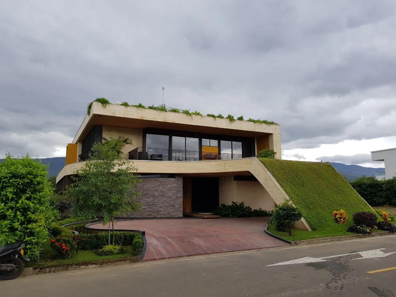 Casa BCA