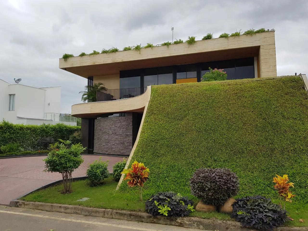 Casa BCA